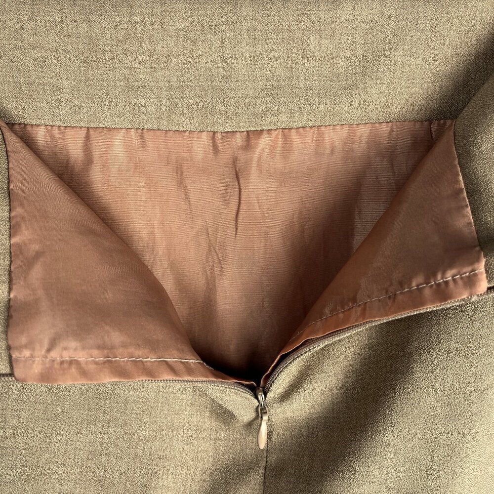 Pierre Cardin Tan Pencil Skirt Women’s 36X Mini Lined Preppy Soft Academia Work - Picture 8 of 11